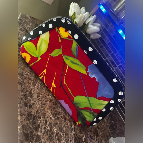 Carolina Herrera red floral makeup bag pouch featuring white polka dots - Picture 4 of 7